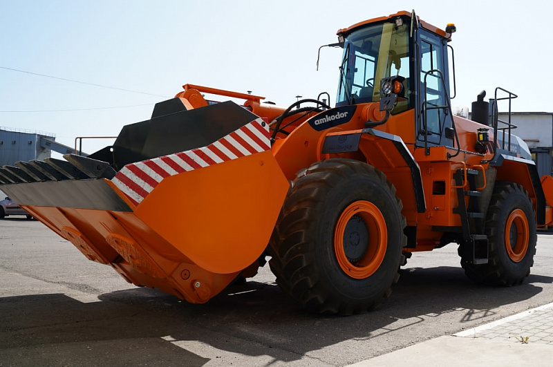 Погрузчик универсальный AMKODOR W700C