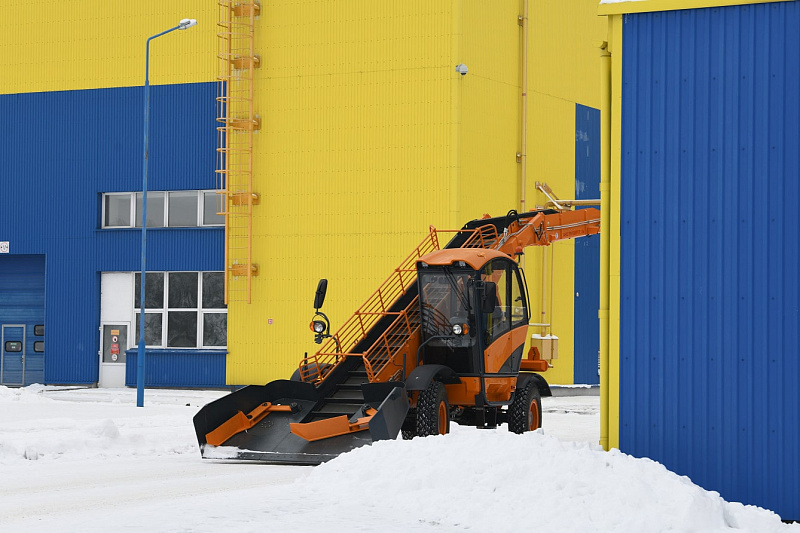 Машина погрузочная универсальная AMKODOR WLC12L1