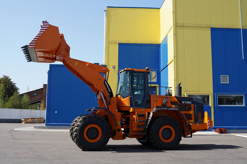 Погрузчик универсальный AMKODOR W700C