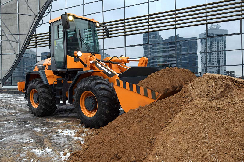 Погрузчик универсальный AMKODOR W400C